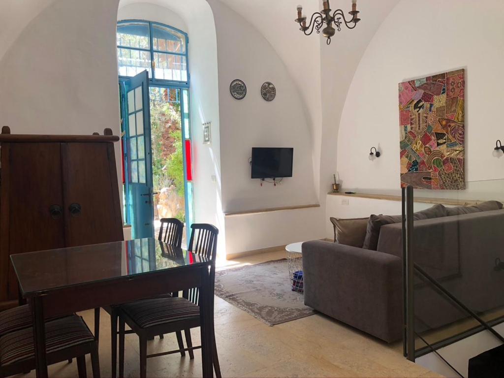 One Bedroom Stone Apartment Йерусалим Екстериор снимка